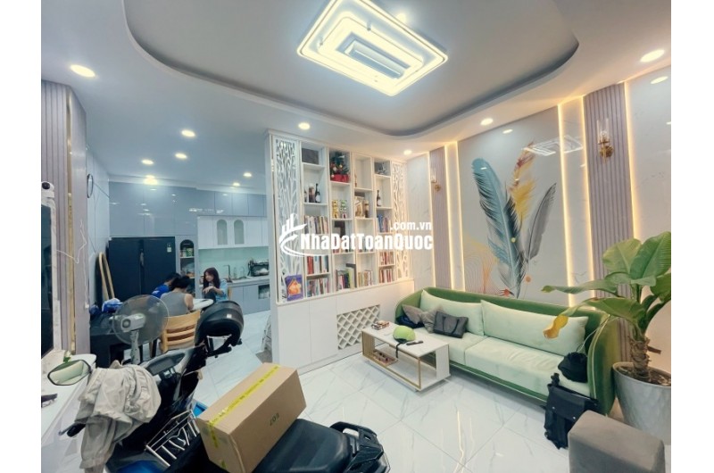 Bán nhà đẹp 4 tầng Nguyễn Văn Quỳ, Quận 7, 36m2 (4.5x8) chỉ 4.99 tỷ